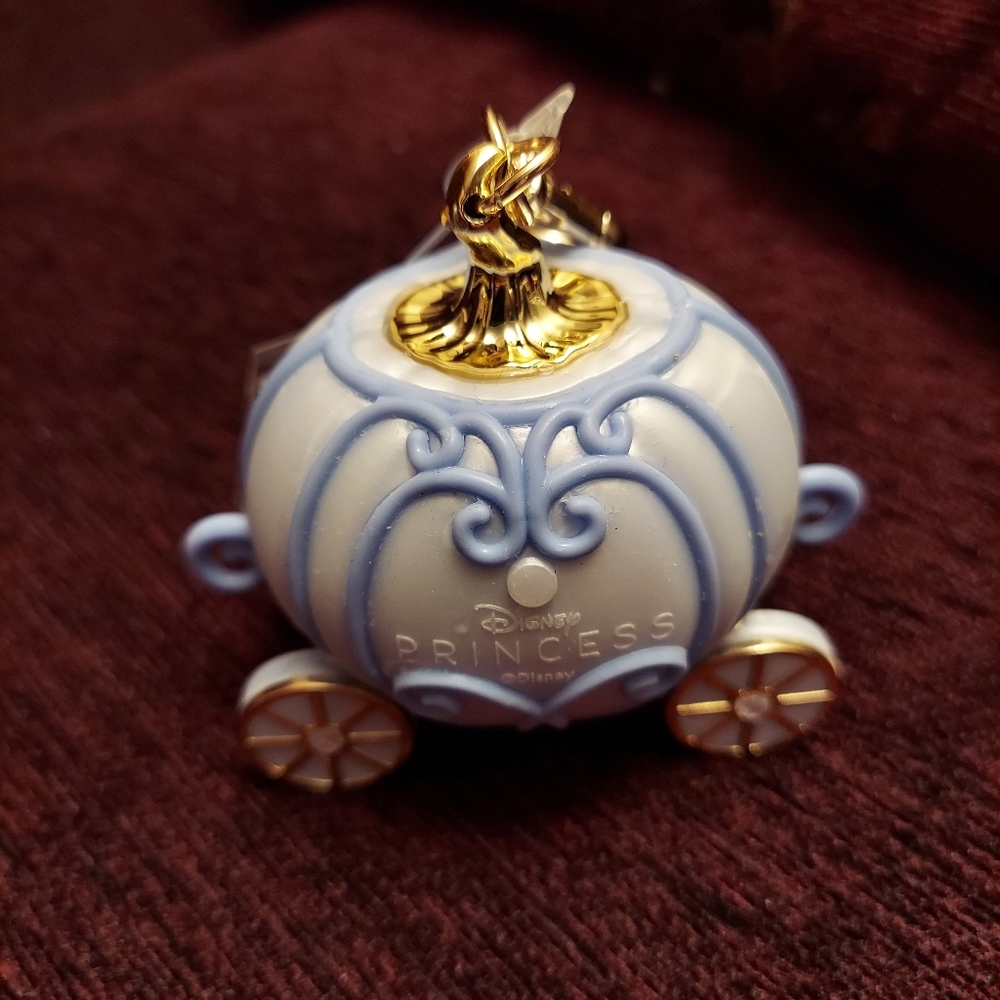 Cinderella carriage pocketback holder by bath and body works